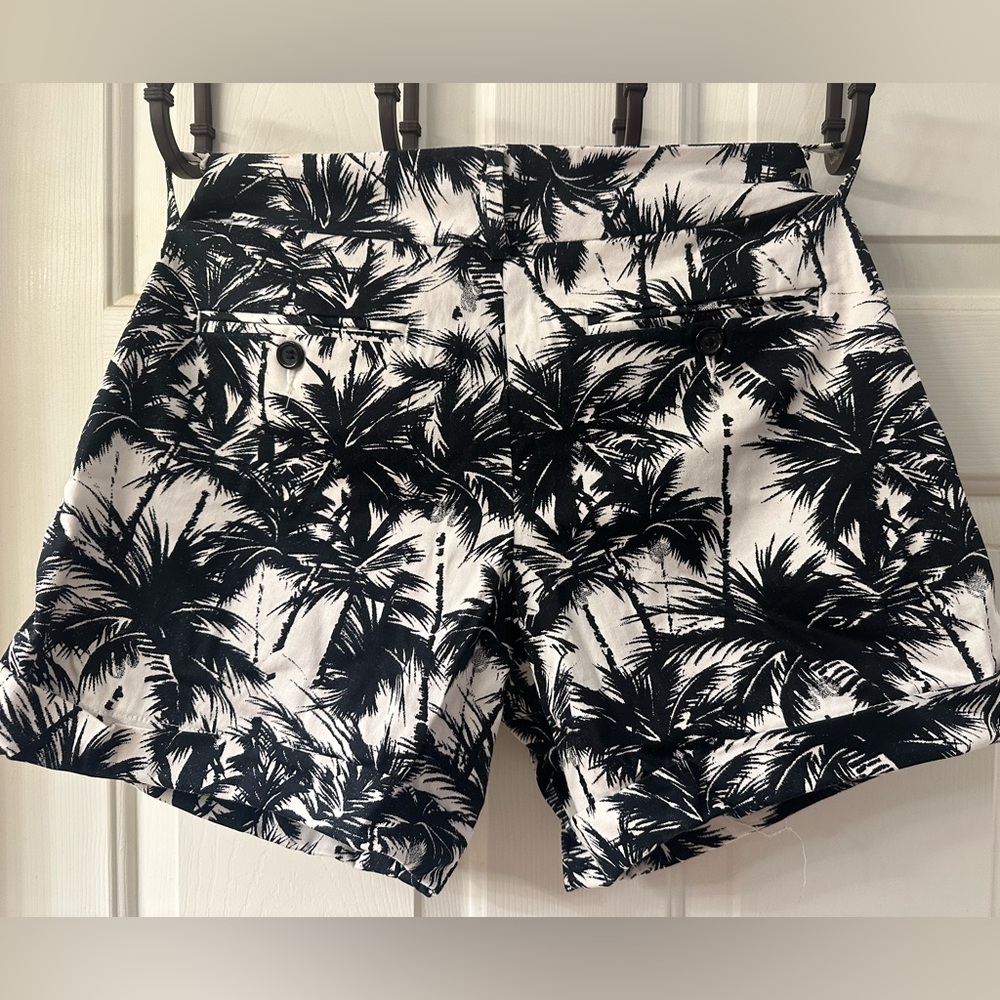 INC ladies shorts NWOT